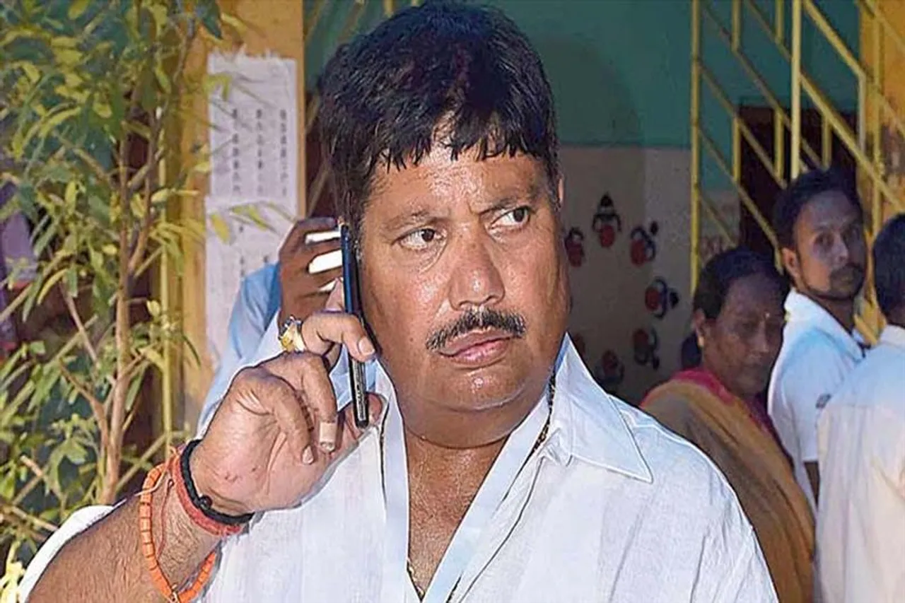 গ্রেফতার তৃণমূল নেতা অর্জুন সিংহের ভাই, আজ তোলা হবে ব্যারাকপুর আদালতে