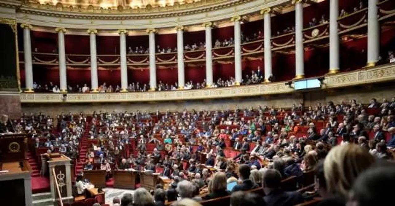 ফরাসি পার্লামেন্টে বিপুল সংখ্যাগরিষ্ঠতায় পারমাণবিক পরিকল্পনায় ভোট