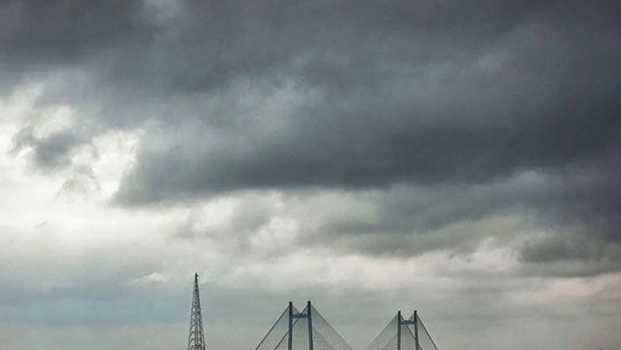 মেঘলা আকাশ, বজ্রবিদ্যুৎ সহ ঝড়ের পূর্বাভাস রাজ্যে