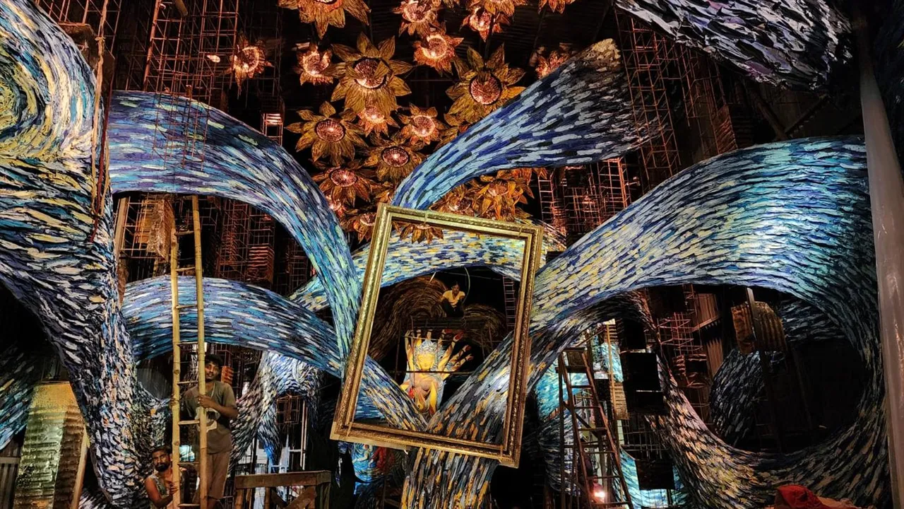 তারার খোঁজে বকুলবাগান সর্বজনীন