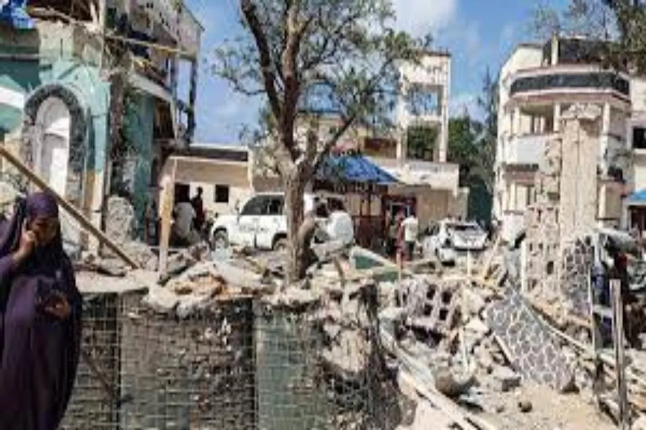 সোমালিয়া সংঘর্ষ, দেখুন হোটেলের সামনের ধ্বংসস্তূপের ভিডিও