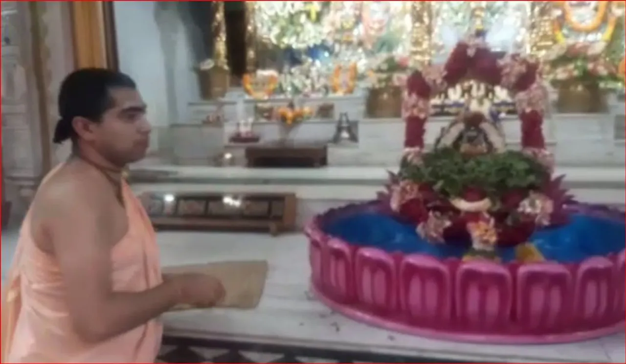 করোনা-ঘূর্ণিঝড় মোকাবিলায় ইস্কন মন্দিরে চলল হোম-যজ্ঞ