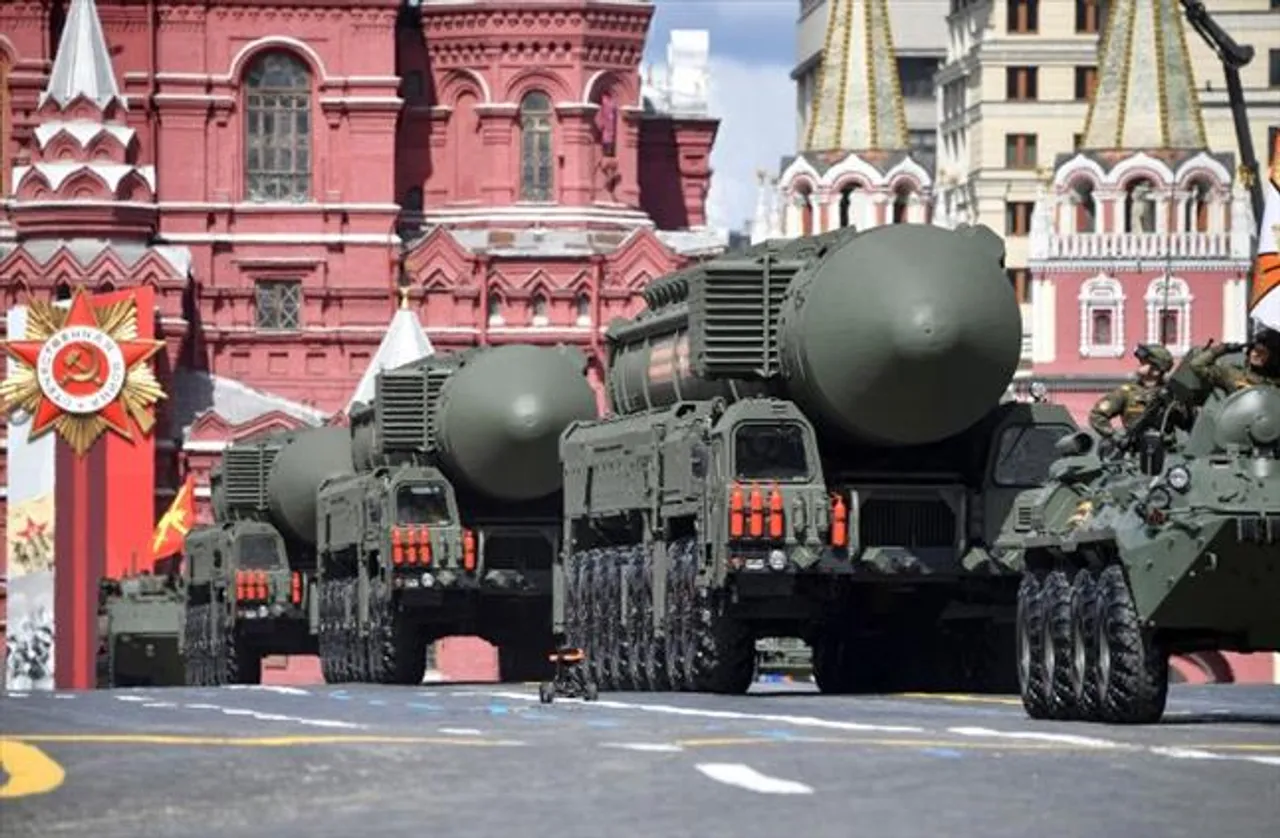 যুক্তরাষ্ট্রের সঙ্গে পারমাণবিক অস্ত্র নিয়ন্ত্রণের আলোচনা স্থগিত করেছে রাশিয়া