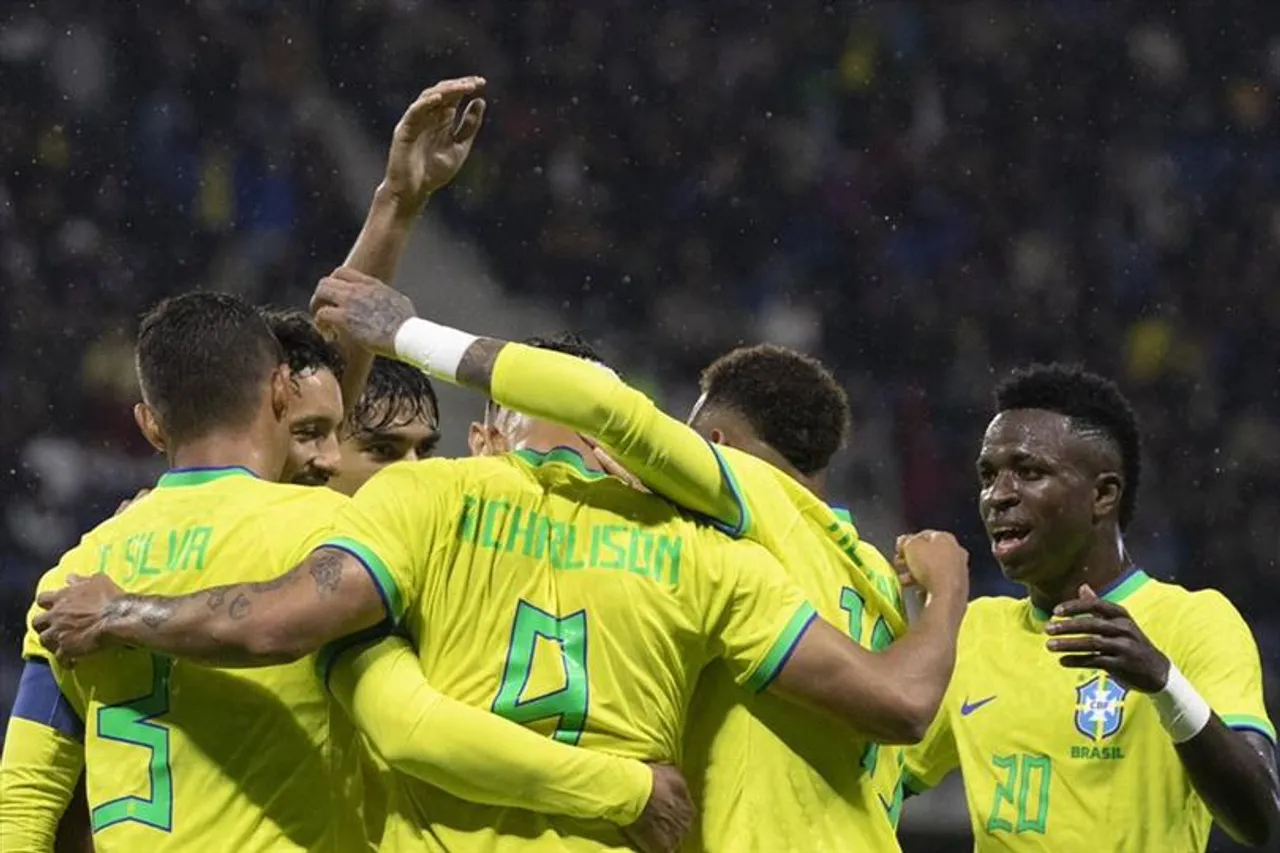 দর্শকদের নজর কেড়েছে ব্রাজিলের সেলিব্রেশন (ভিডিও)