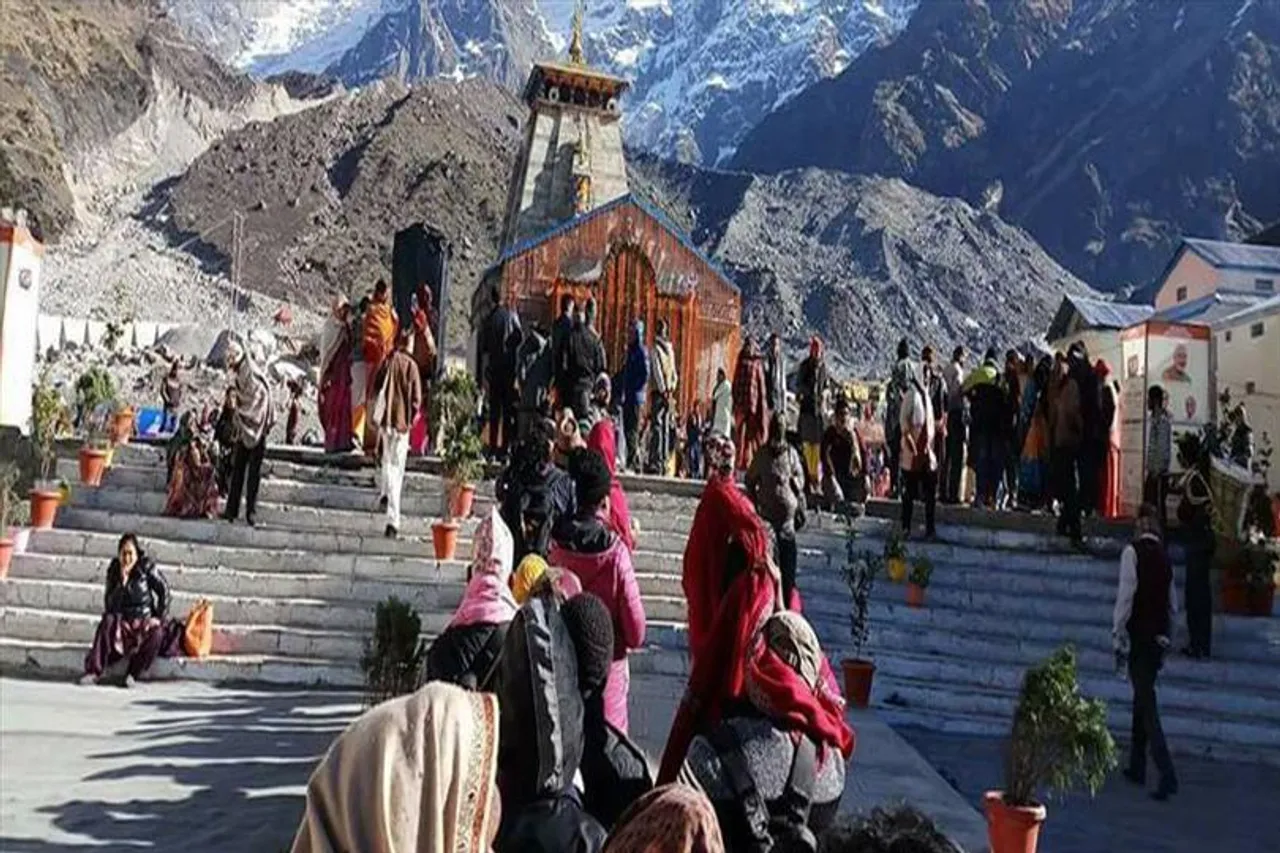 অতীতের রেকর্ড ভেঙে ভিড় উপচে পড়ল কেদারনাথে