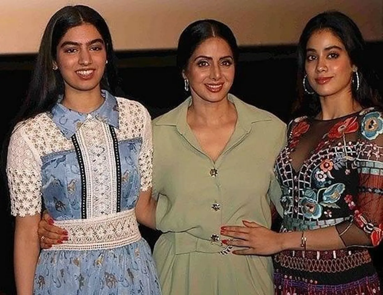 শ্রীদেবীর জন্মবার্ষিকীতে, হৃদয়গ্রাহী ছবি শেয়ার করলেন কন্যা জাহ্নবী, খুশি