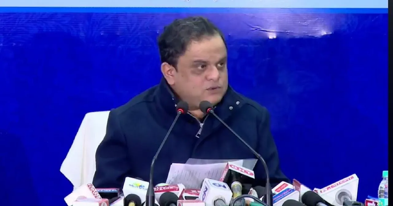 ধাপে ধাপে স্কুল খোলারই পক্ষে রাজ্য সরকার : ব্রাত্য বসু