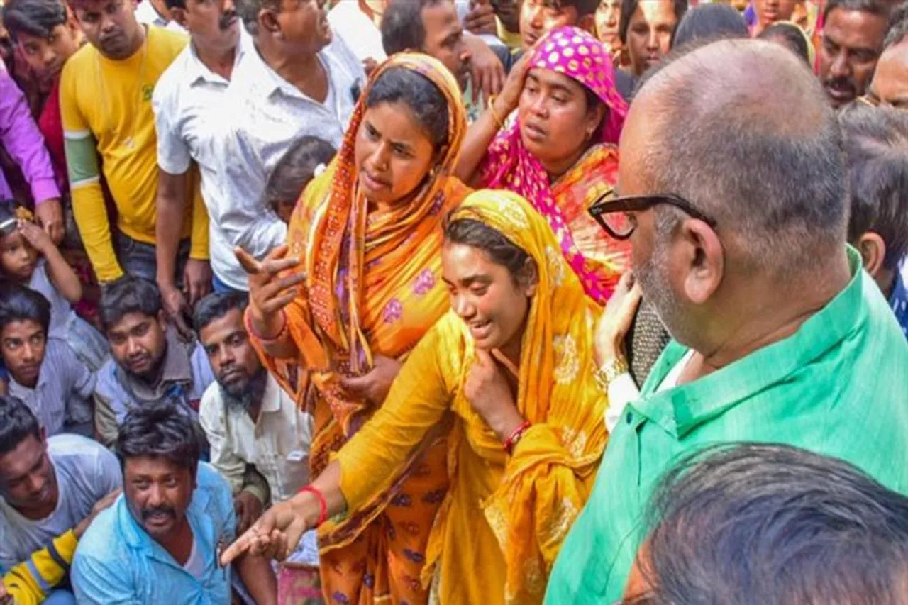 'মাড়গ্রামের জোড়া মৃত্যুর পিছনে তৃণমূলের গোষ্ঠীদ্বন্দ্ব দায়ী', বিস্ফোরক অভিযোগ সুজাউদ্দিন শেখের স্ত্রীর