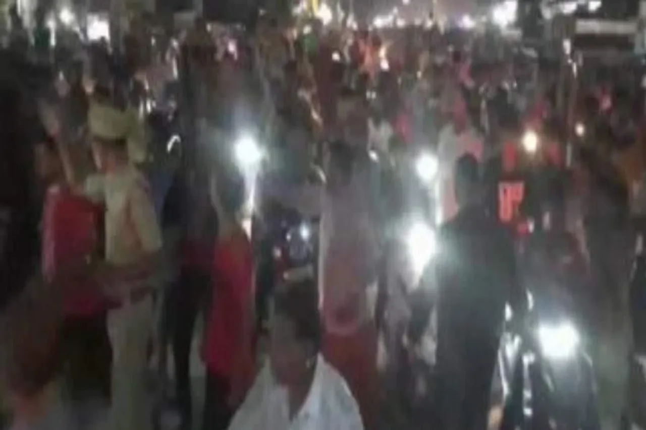 নবী মোহাম্মদের বিরুদ্ধে বক্তব্যের জেরে বিজেপি নেতার বিরুদ্ধে রাতেই হায়দ্রাবাদের রাস্তায় নামলো বিক্ষোভকারীর দল