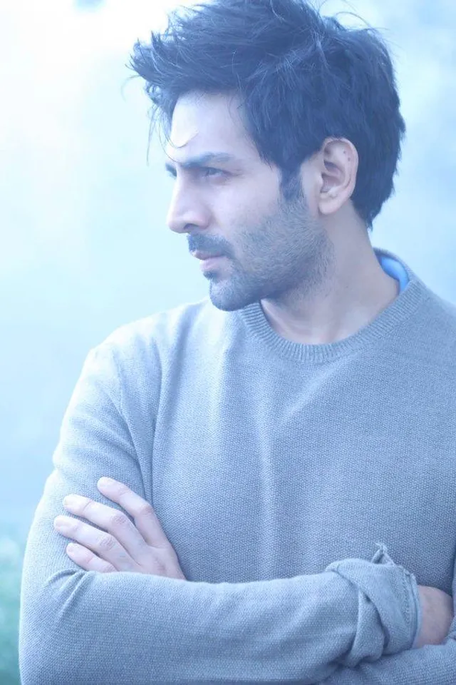 ভক্তের কাছ থেকে এই বিশেষ উপহার পেয়ে আপ্লুত কার্তিক আরিয়ান