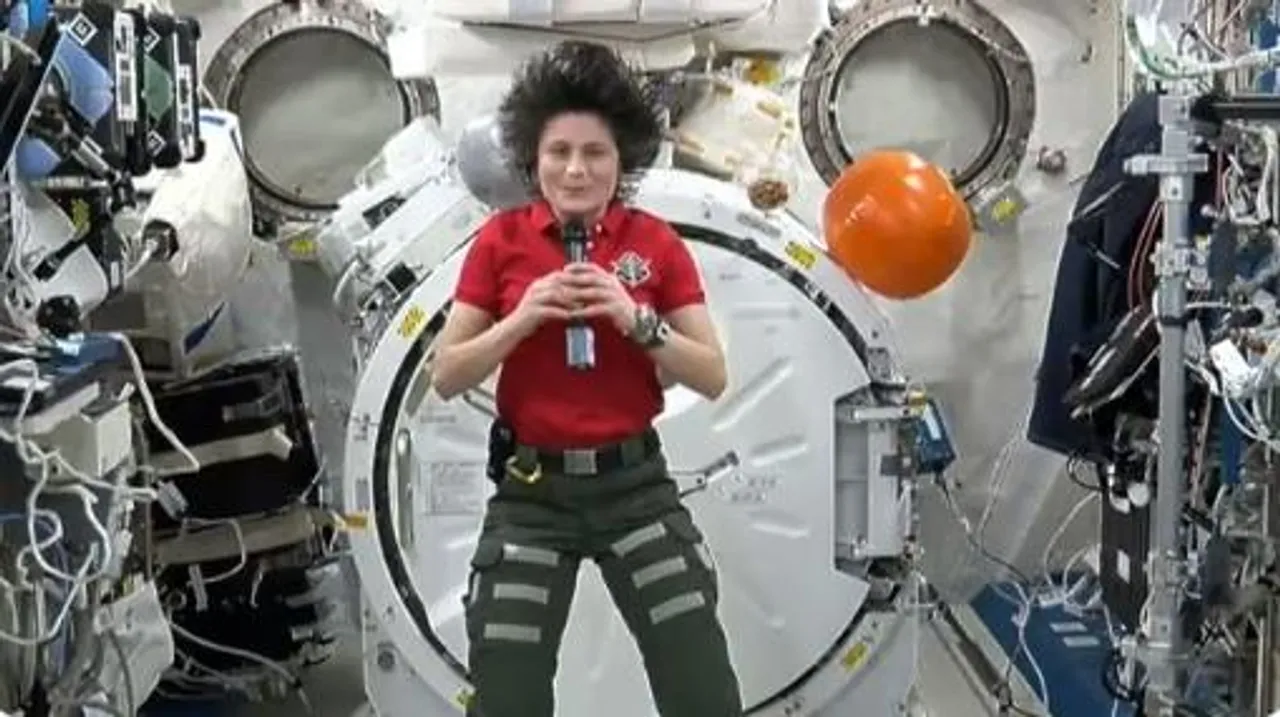 স্বাধীনতার ৭৫ তম বর্ষে ভারতবাসীর জন্য শুভেচ্ছা এল মহাকাশ থেকে