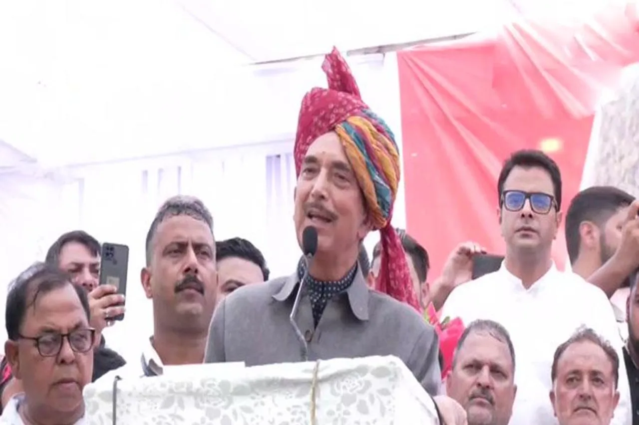 দলের নাম নিয়ে রহস্য জিইয়ে রাখলেন আজাদ