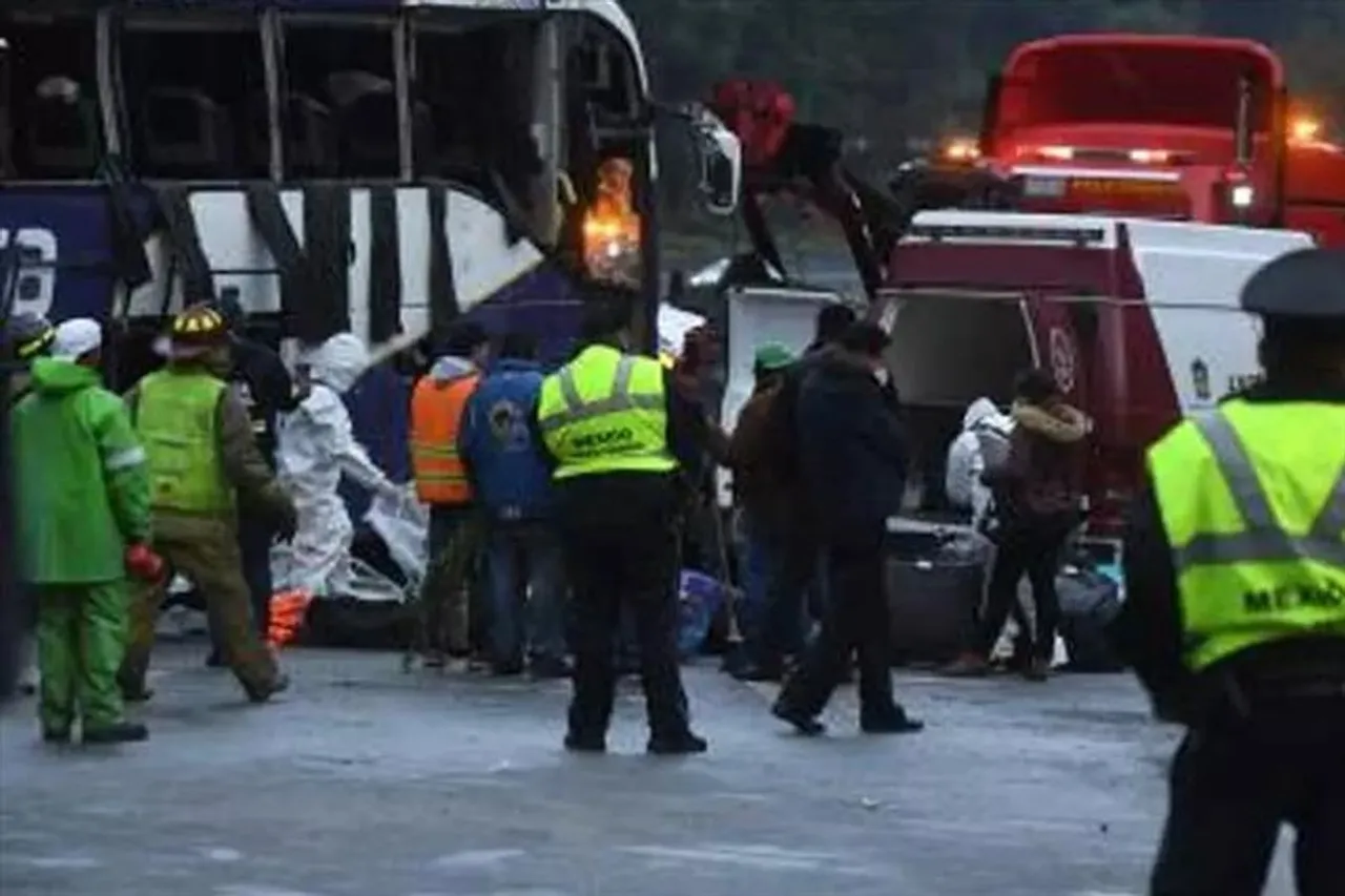 ভয়াবহ দুর্ঘটনার বলি ১১ জন, আহত বহু