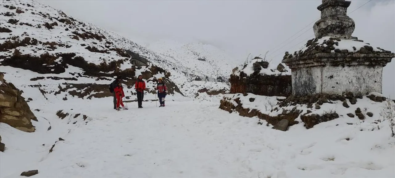 প্রবল তুষারপাত, বন্ধ করা হল সান্দাকফু ভ্রমণ