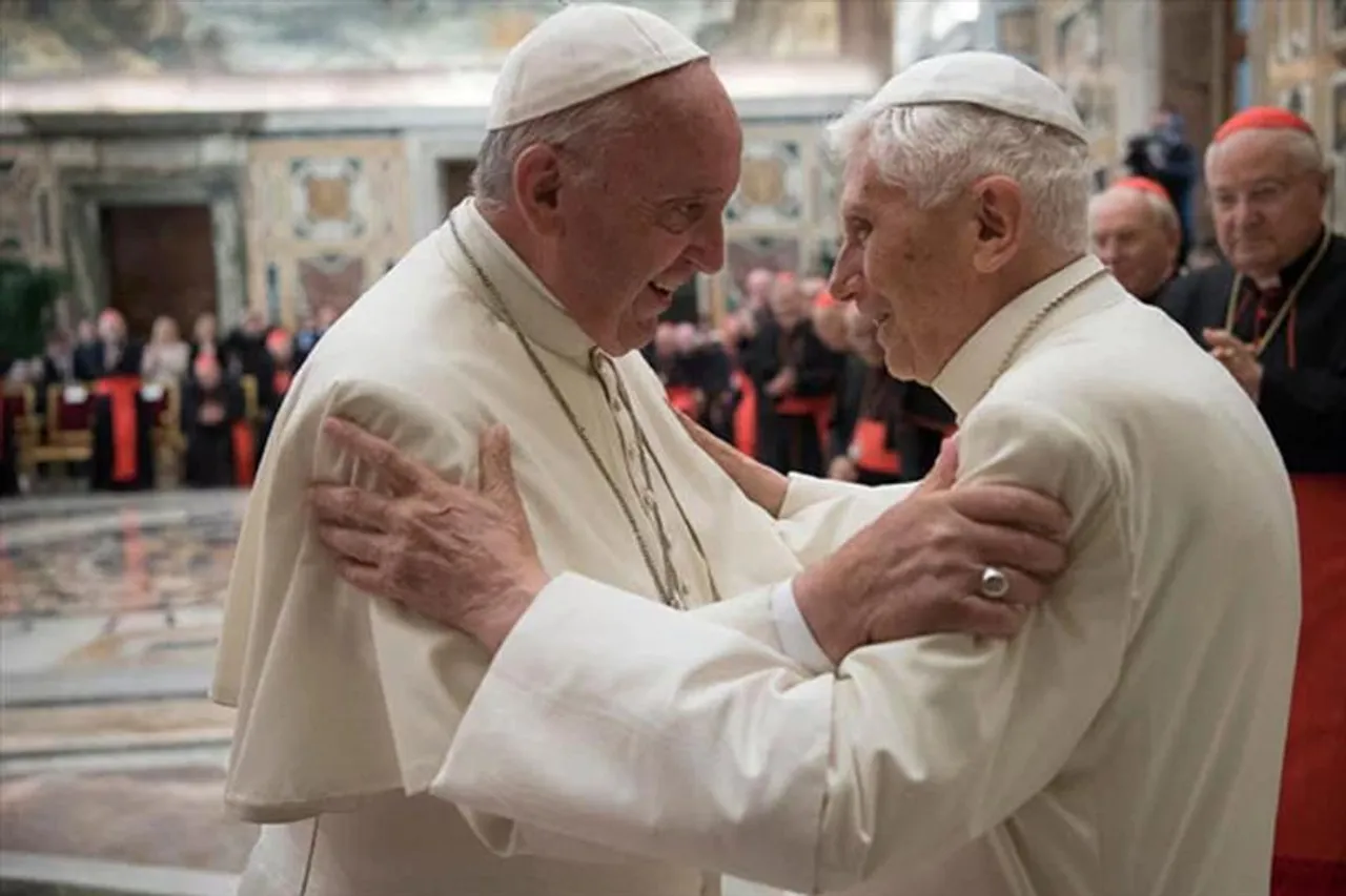 ভ্যাটিকান সিটিতে  বেনেডিক্টের অন্ত্যেষ্টিক্রিয়ায় নেতৃত্ব দেবেন পোপ ফ্রান্সিস