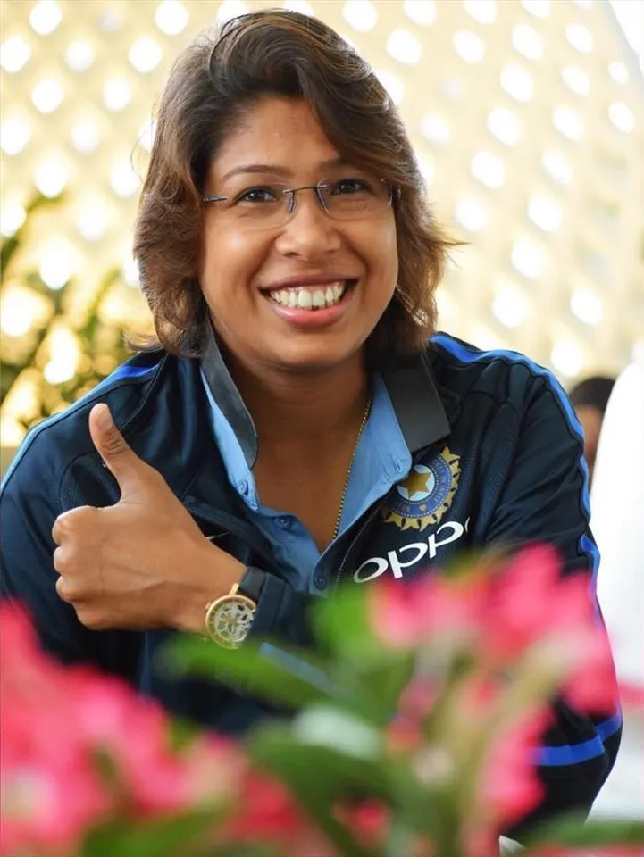 নিজের কর্তব্য নিয়ে সচেতন ঝুলন