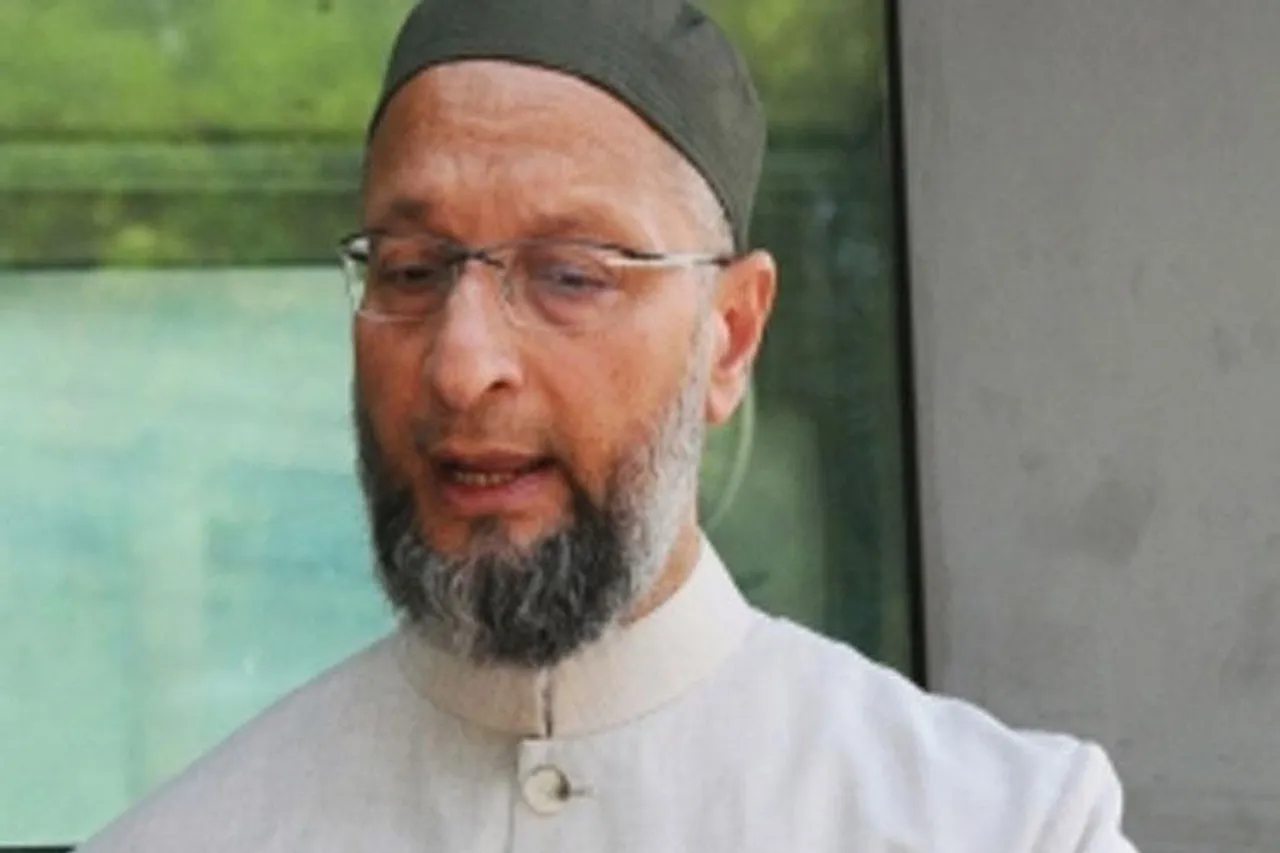 বিজেপি, কেজরিওয়ালকে একযোগে নিশানা ওয়েইসির