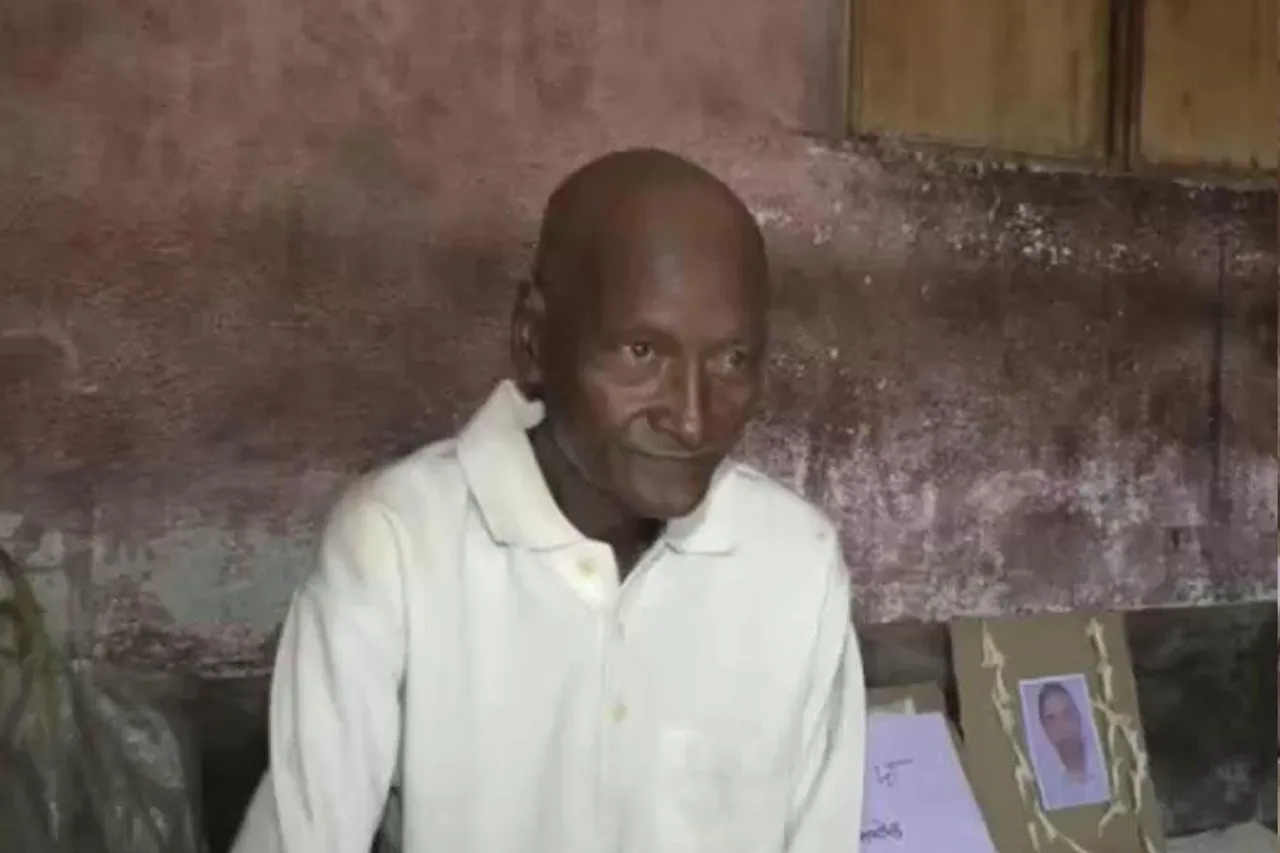 হিন্দু মতে শ্রাদ্ধ পালন, সম্প্রিতির বার্তায় শামসুদ্দিনের বক্তব্য শুনুন