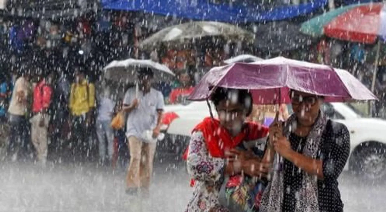 নিম্নচাপ, রাজ্যের কোন কোন জেলায় ভারী বর্ষণ? জেনে নিন