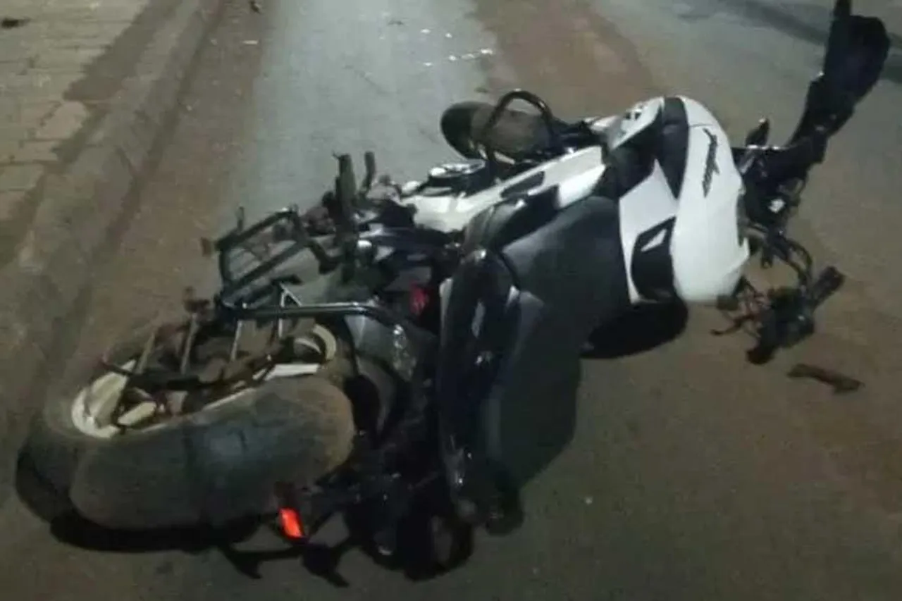 পথ দুর্ঘটনায় মর্মান্তিক মৃত্যু শিশু কন্যার