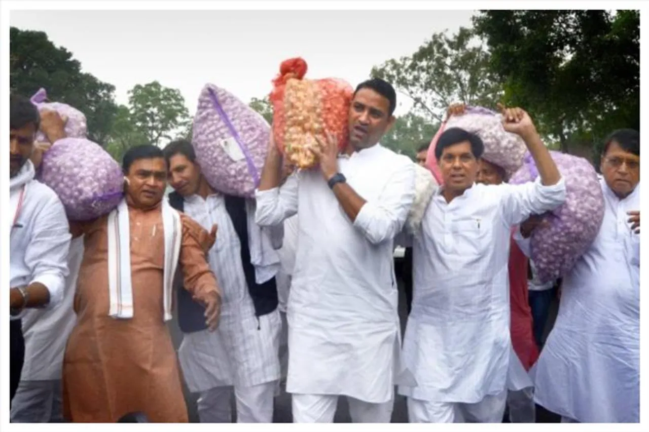 সরকারের উচিত কৃষকদের কাছ থেকে ন্যায্য মূল্যে রসুন কেনা: কংগ্রেস