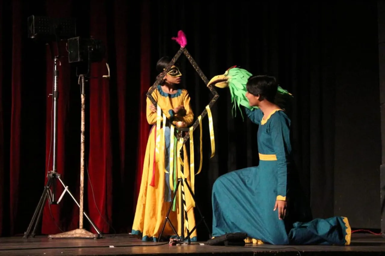 বিশ্ব পুতুল নাট্য দিবস উদযাপনে ব্যস্ত মধুসূদন মঞ্চ