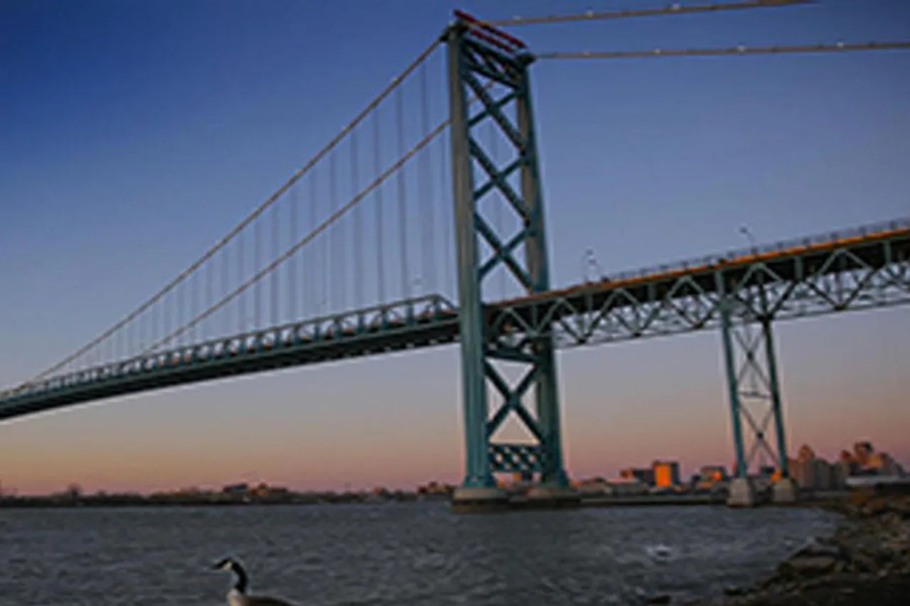 সেতুতে ফাটল বন্ধ যান চলাচল