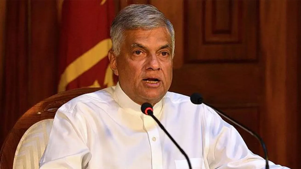 শ্রীলংকার বিক্ষোভকারীরা প্রধানমন্ত্রী রনিল বিক্রমাসিংহের বাড়িতে আগুন ধরিয়ে দেয়