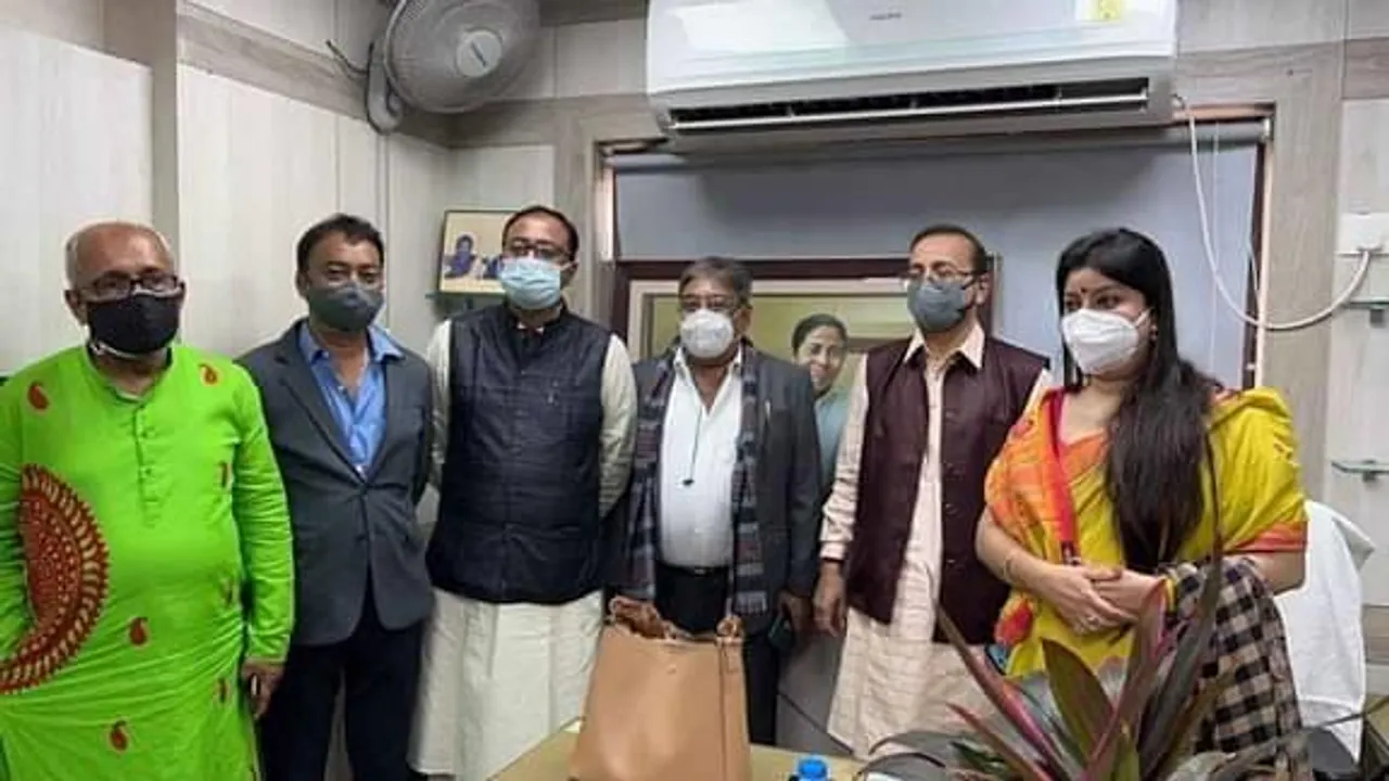 বরো চেয়ারম্যান নির্বাচনে সৌজন্যের নজির বাম কাউন্সিলরের