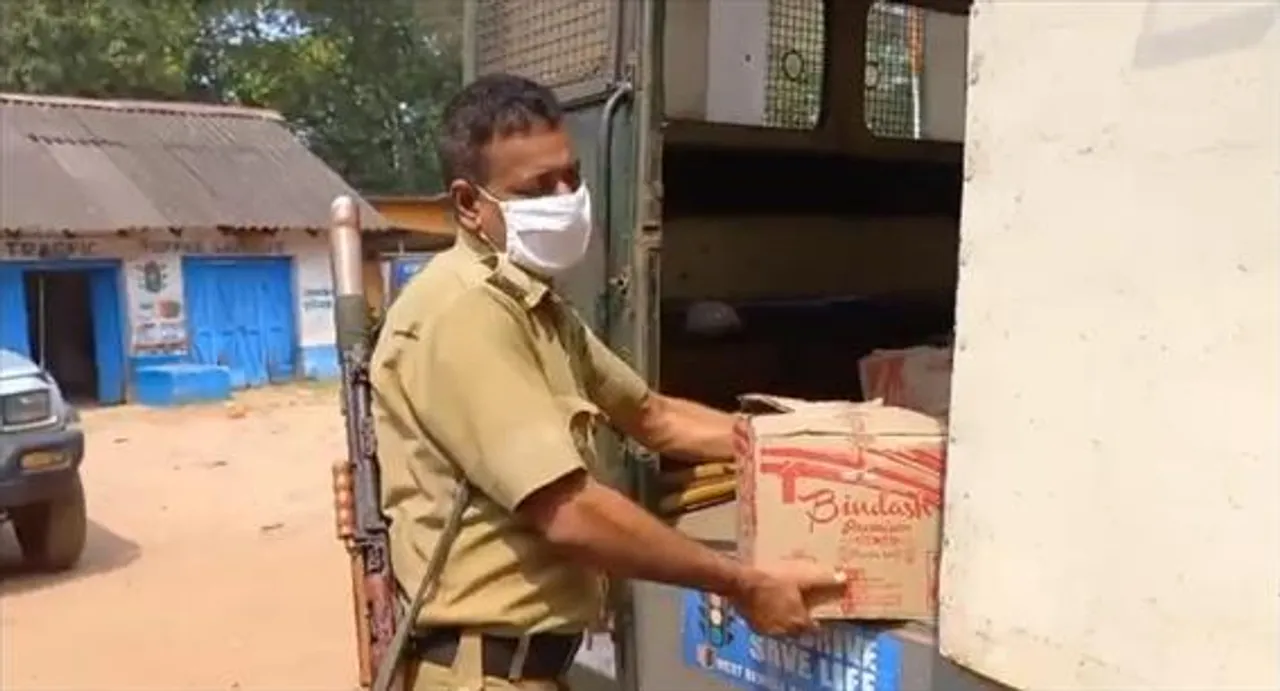 খড়গপুর শহরে বেআইনি মদের বিরুদ্ধে বিশেষ অভিযান