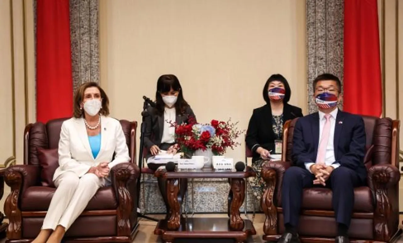 পেলোসিকে গণতন্ত্র রক্ষার জন্য "সত্যিকারের বন্ধু" হিসাবে প্রশংসা করেছেন সাই