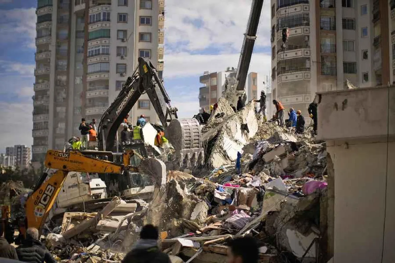 শনিবার পরপর ২ বার ভূমিকম্পে কাঁপল তুরস্ক