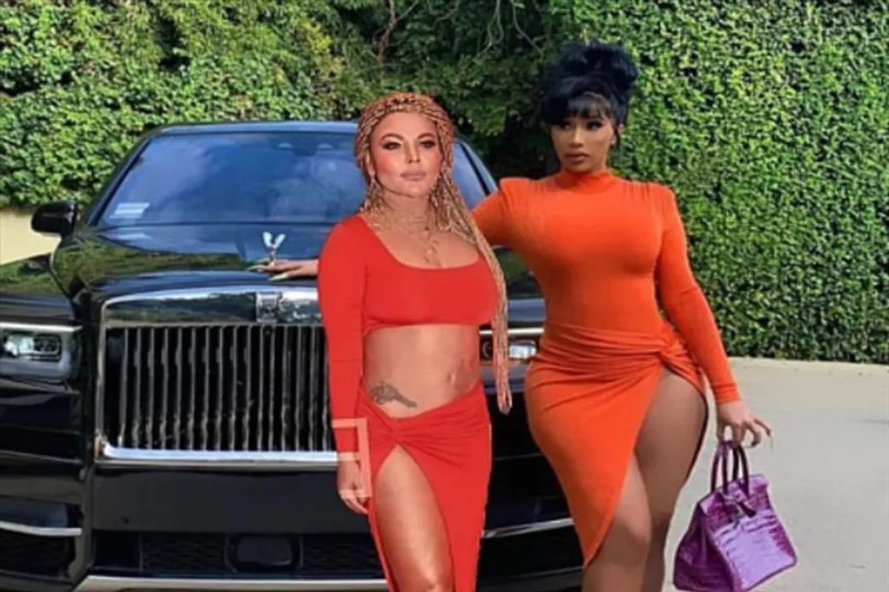 একই ফ্রেমে হলিউড স্টার কার্ডিবি ও রাখি সাওয়ান্ত