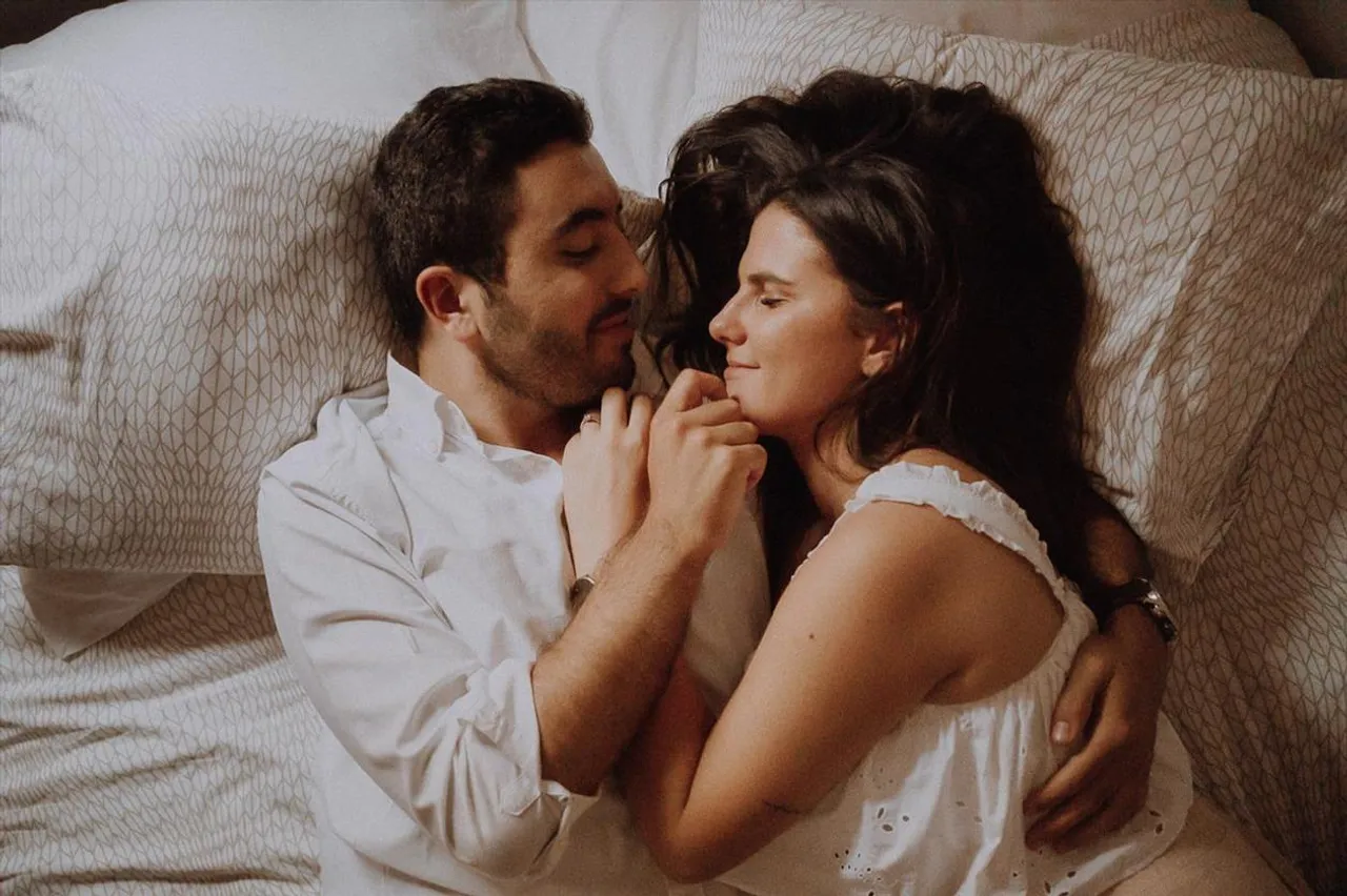 যৌন জীবন আরও রোমাঞ্চকর করে তুলুন, এই টিপস গুলো মেনে চলুন