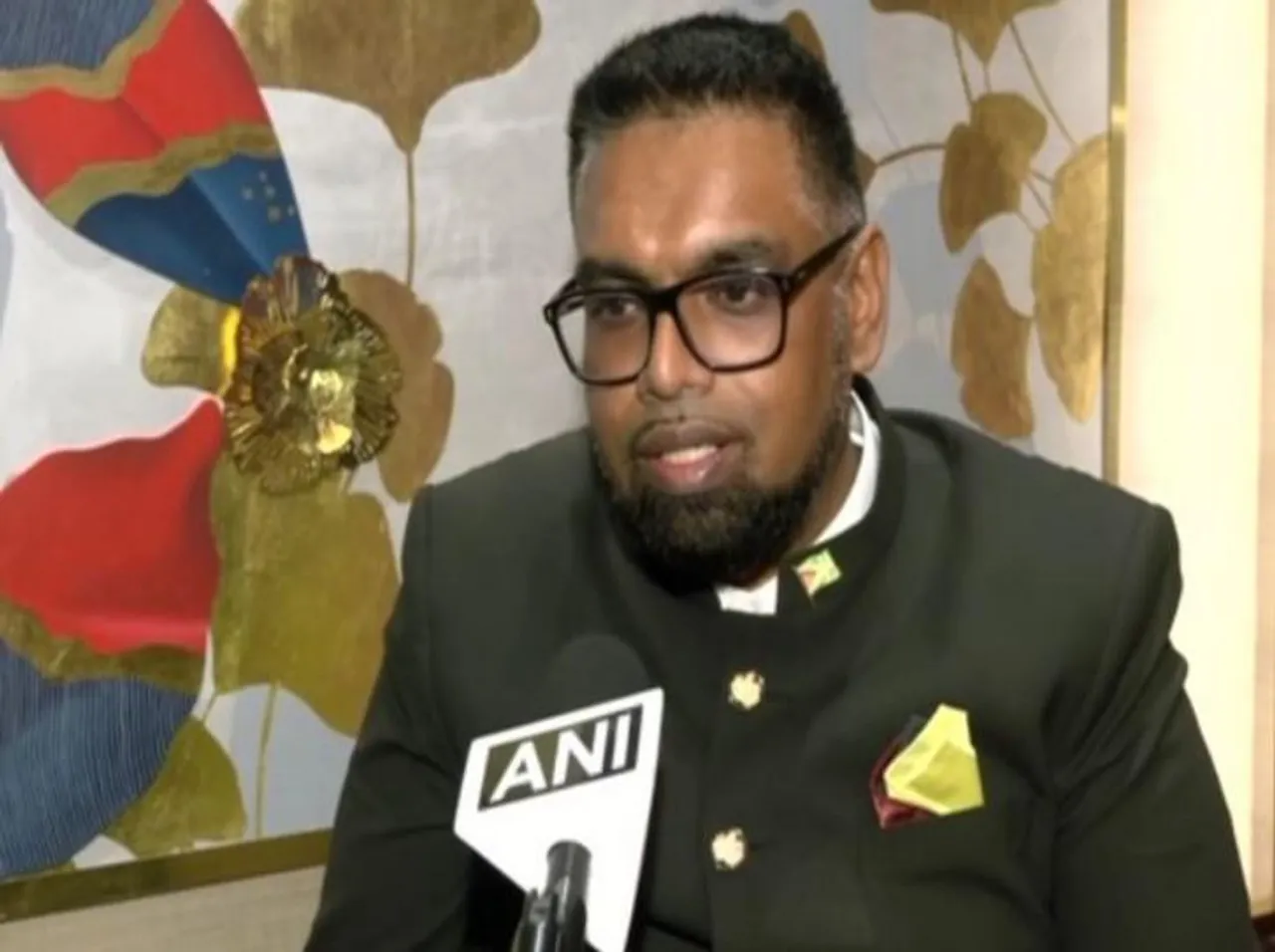 আমার ভারত সফর গুরুত্বপূর্ণ ক্ষেত্রগুলোতে কৌশল নির্ধারণ করাঃ গায়ানার রাষ্ট্রপতি