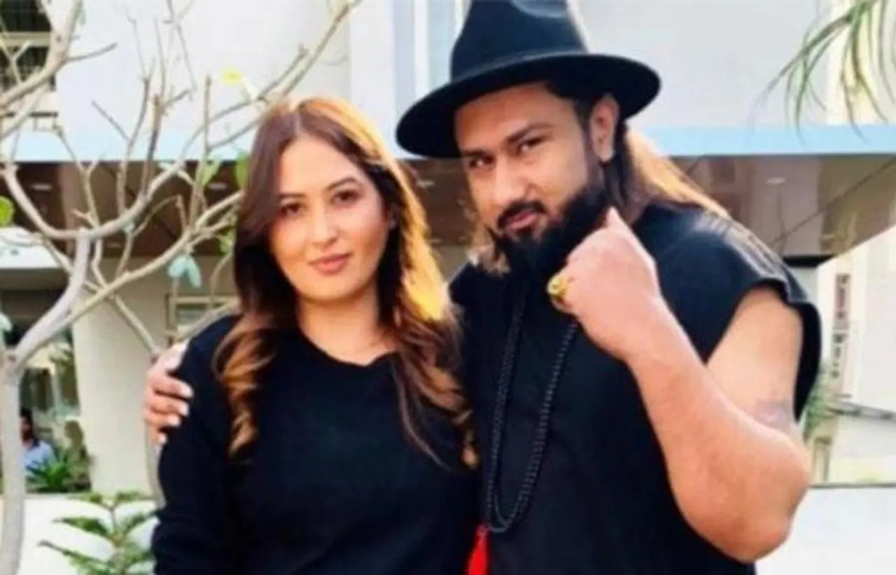 ভেঙে পড়লেন হানি সিংয়ের স্ত্রী