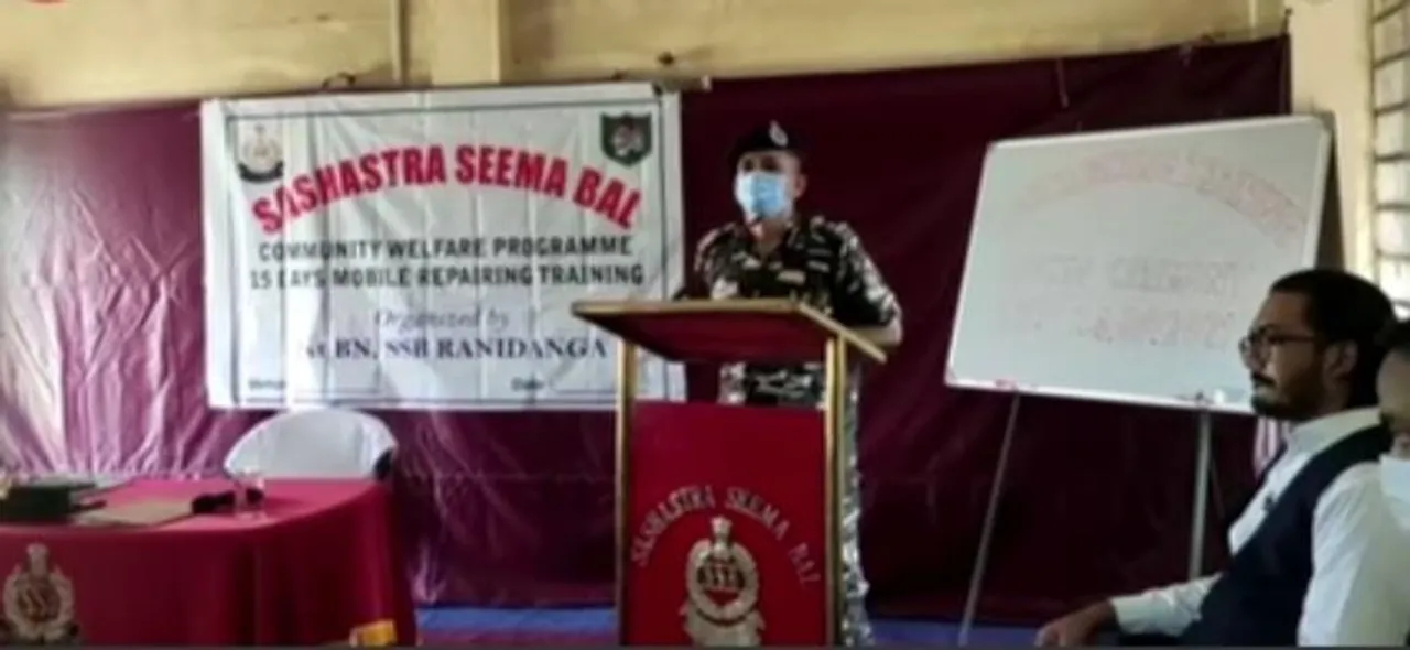 শিলিগুড়ির নকশালবাড়িতে যুবক-যুবতীদের স্বনির্ভর করতে চালু হল মোবাইল রিপেয়ারিংয়ের কোর্স