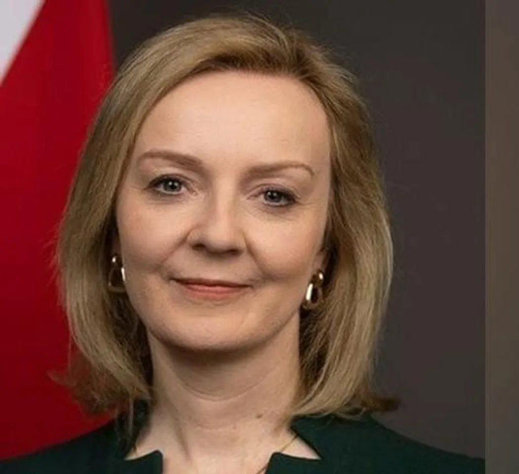 রানি দ্বিতীয় এলিজাবেথের সঙ্গে দেখা করলেন লিজ ট্রাস