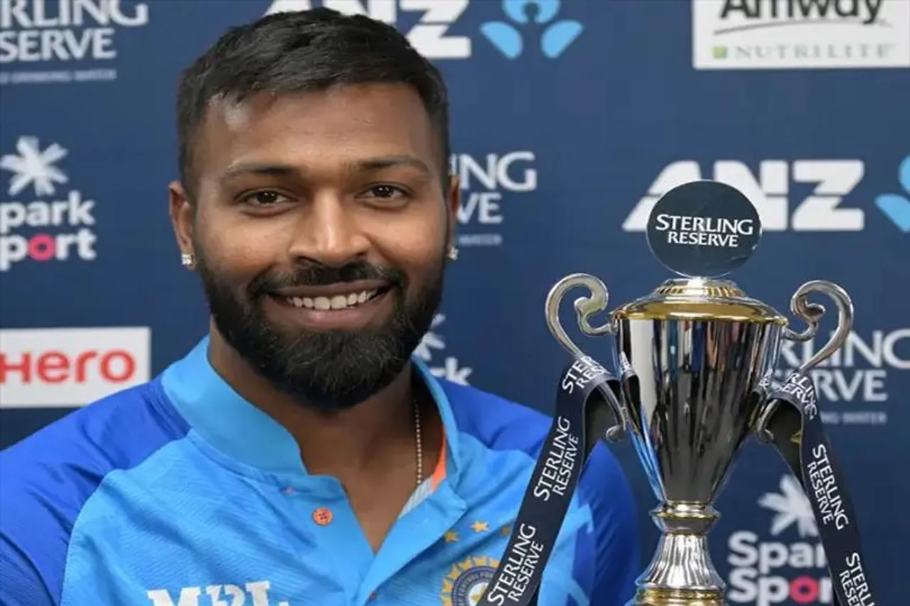 হার্দিককে নিয়ে বিতর্কের মাঝে বিজ্ঞাপন মুছল সম্প্রচারকারী চ্যানেল