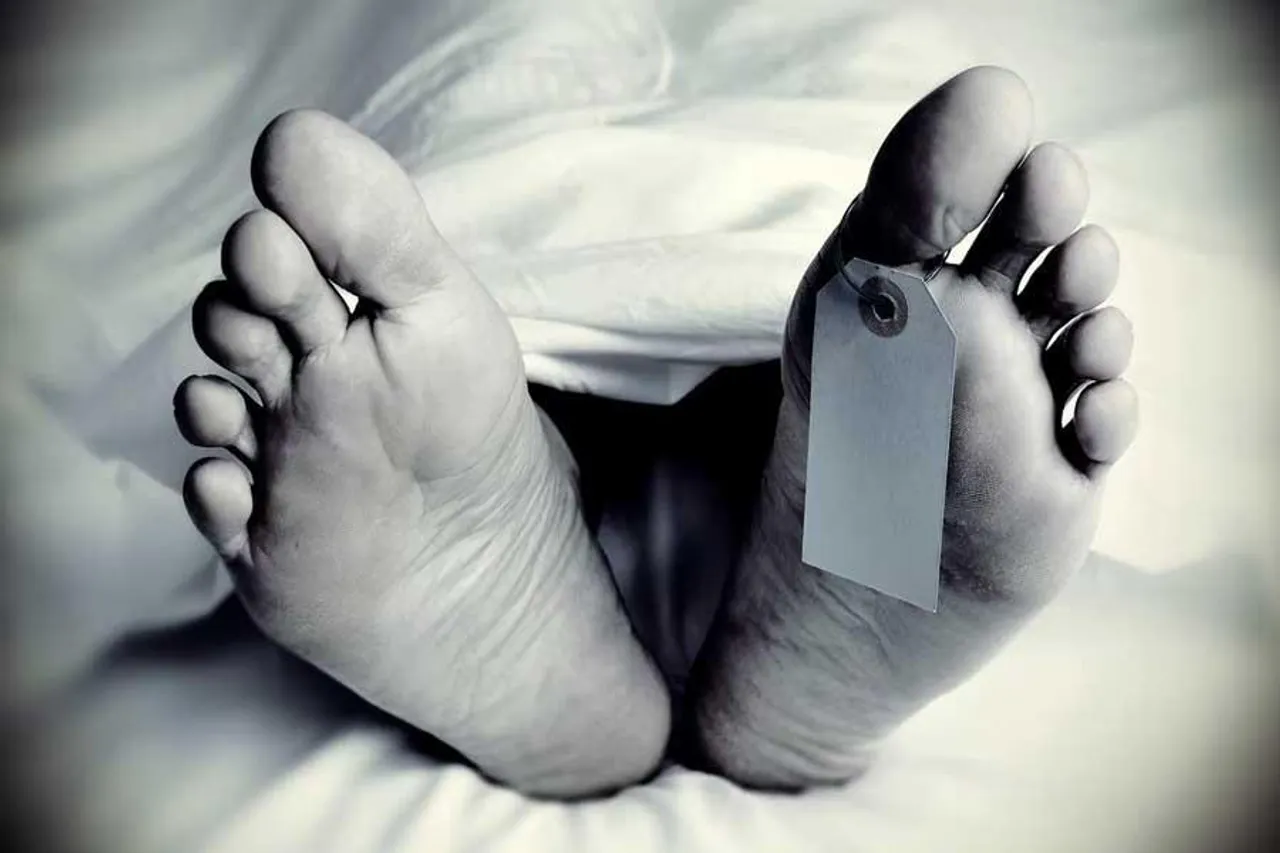 গভীর রাতে মর্মান্তিক পথ দুর্ঘটনায় মৃত্যু বাইক আরোহীর