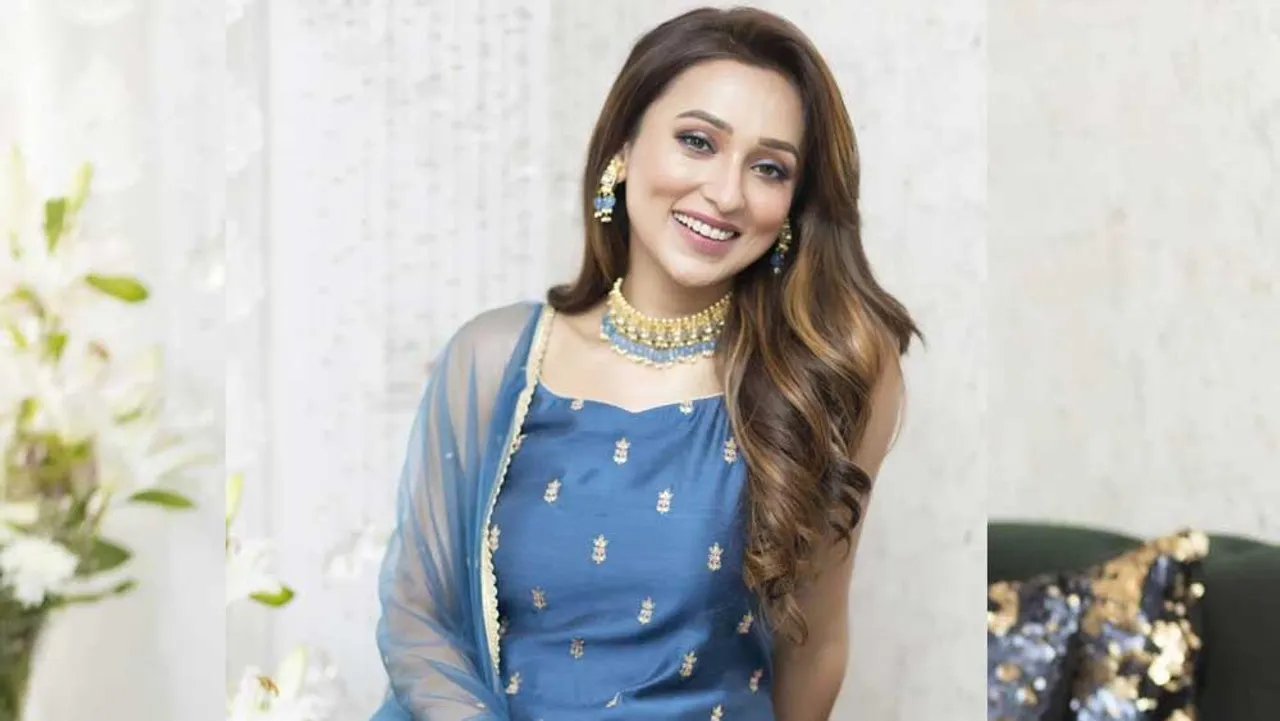 পুজোর সাজ কেমন হবে! কি পরামর্শ দিচ্ছেন টলি কুইন মিমি চক্রবর্তী