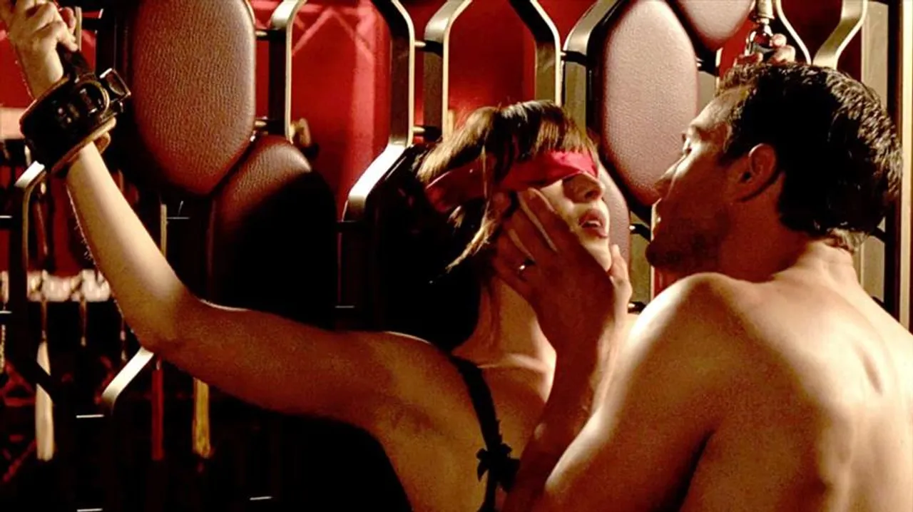 প্রকাশ্যে মিলনের ফ্যান্টাসি পুরুষদের ভীষণ পছন্দের