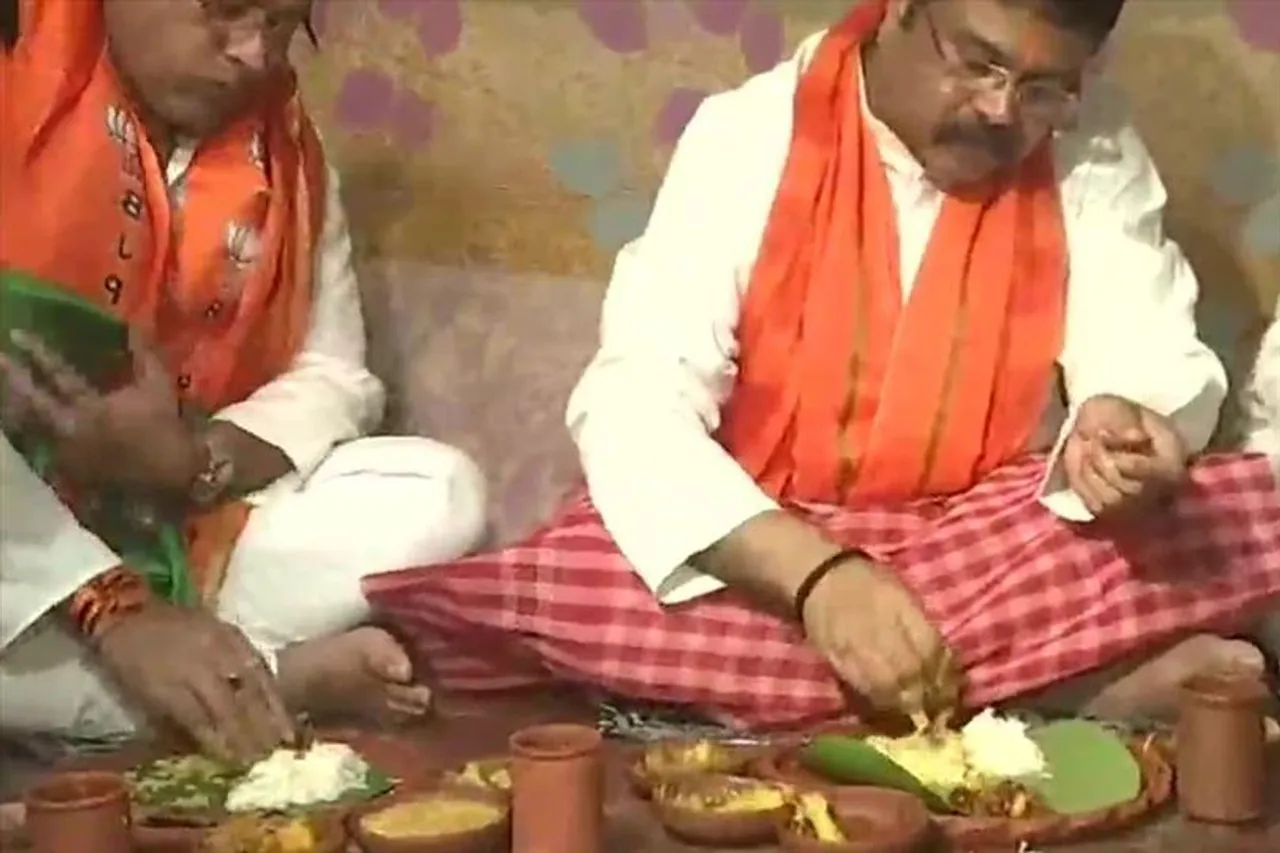 উত্তর কলকাতার বাড়িতে কেন্দ্রীয় মন্ত্রী