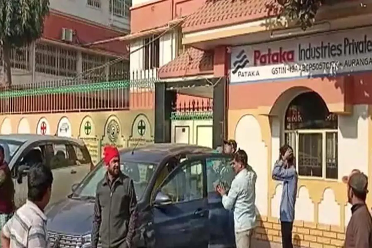 কলকাতা, মুর্শিদাবাদ জুড়ে আয়কর তল্লাশি শুরু