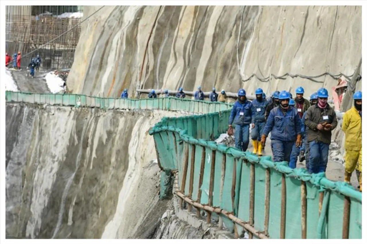 বাঁধ নির্মাণের জন্য ৪০ মিলিয়ন ডলার সংগ্রহ করেছে পাকিস্তান