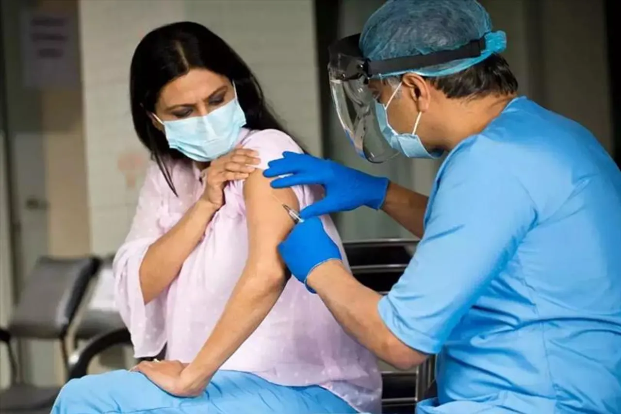 রাজ্যে ভিড় বাড়ছে বুস্টারের জন্য