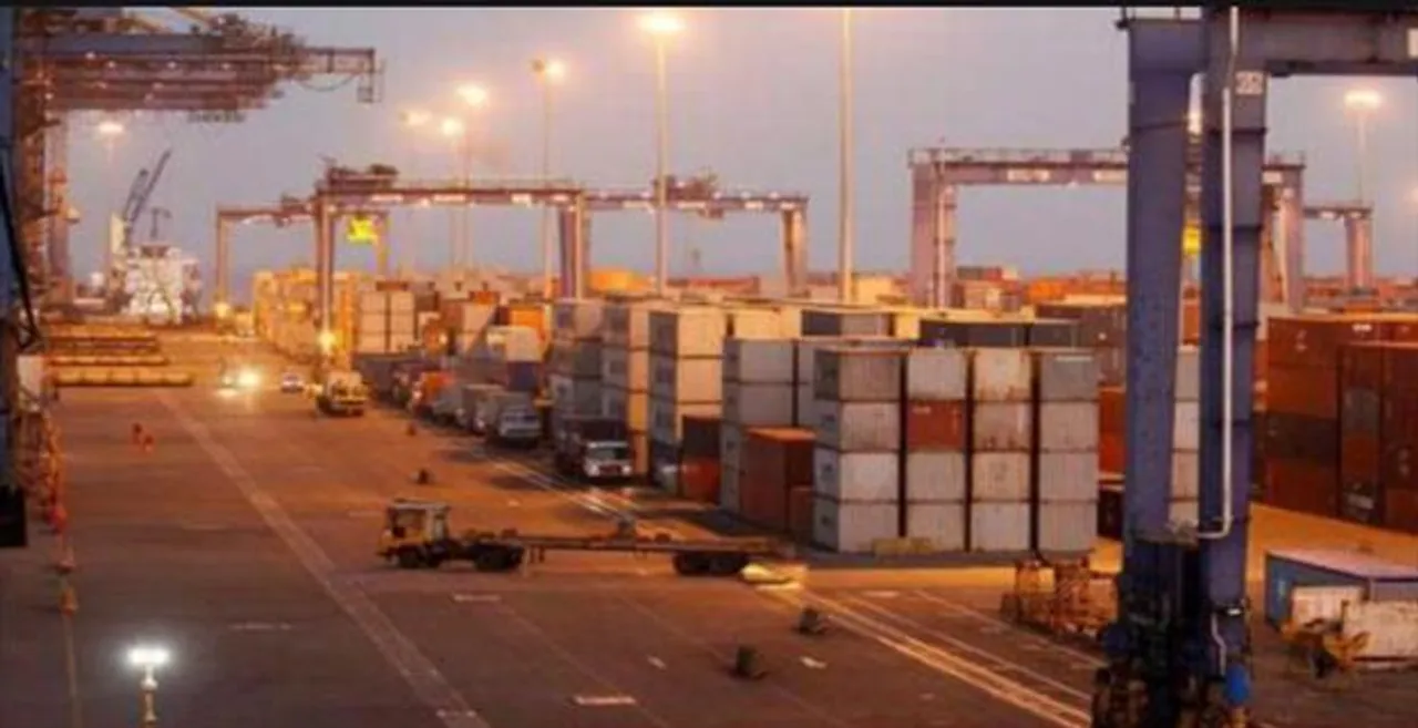 গুজরাতেই চলছে অবাধে মাদকের কারবার