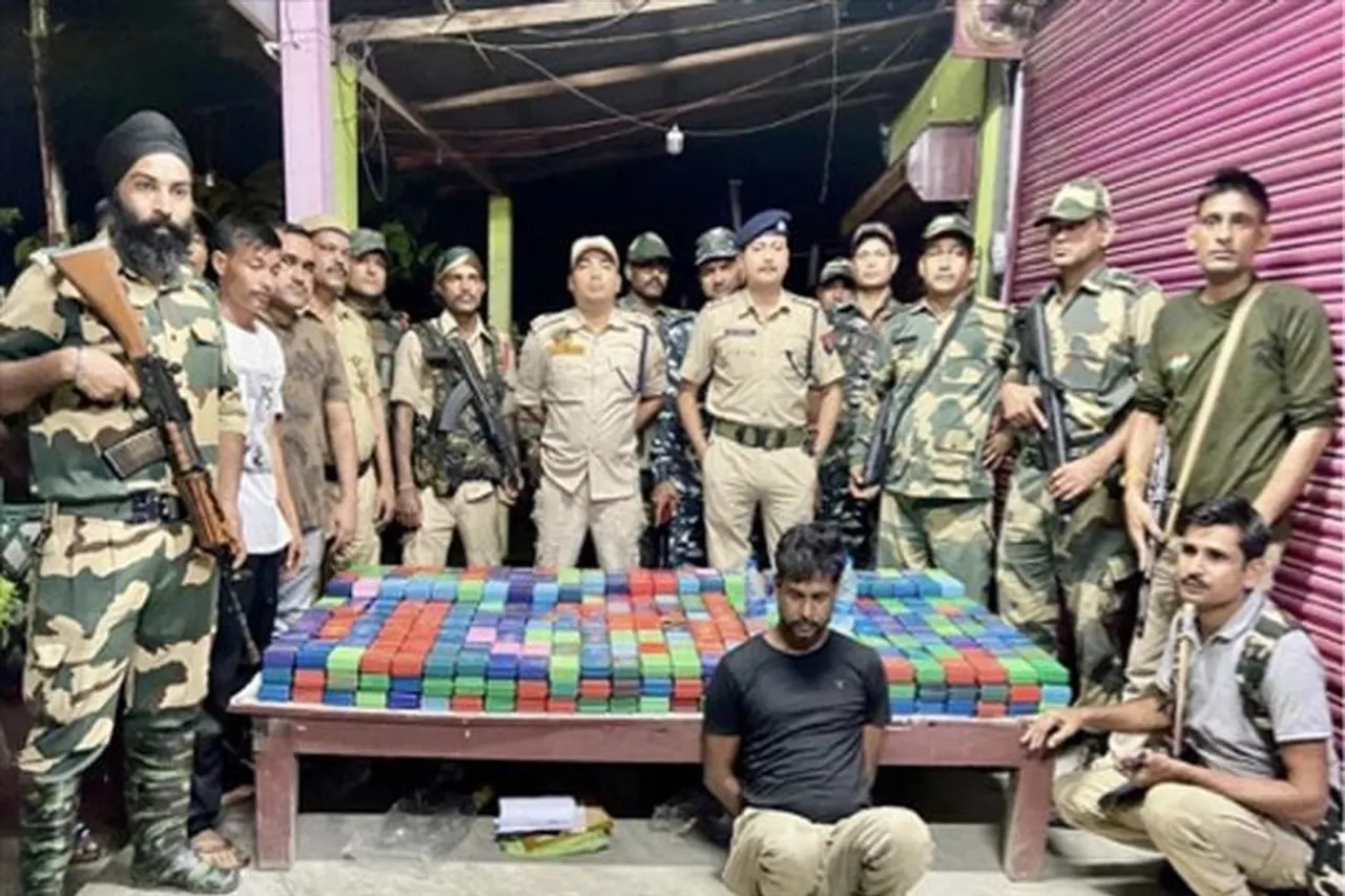 ৯.৪৭৭ কেজি হেরোইন উদ্ধার করল পুলিশ-বিএসএফ