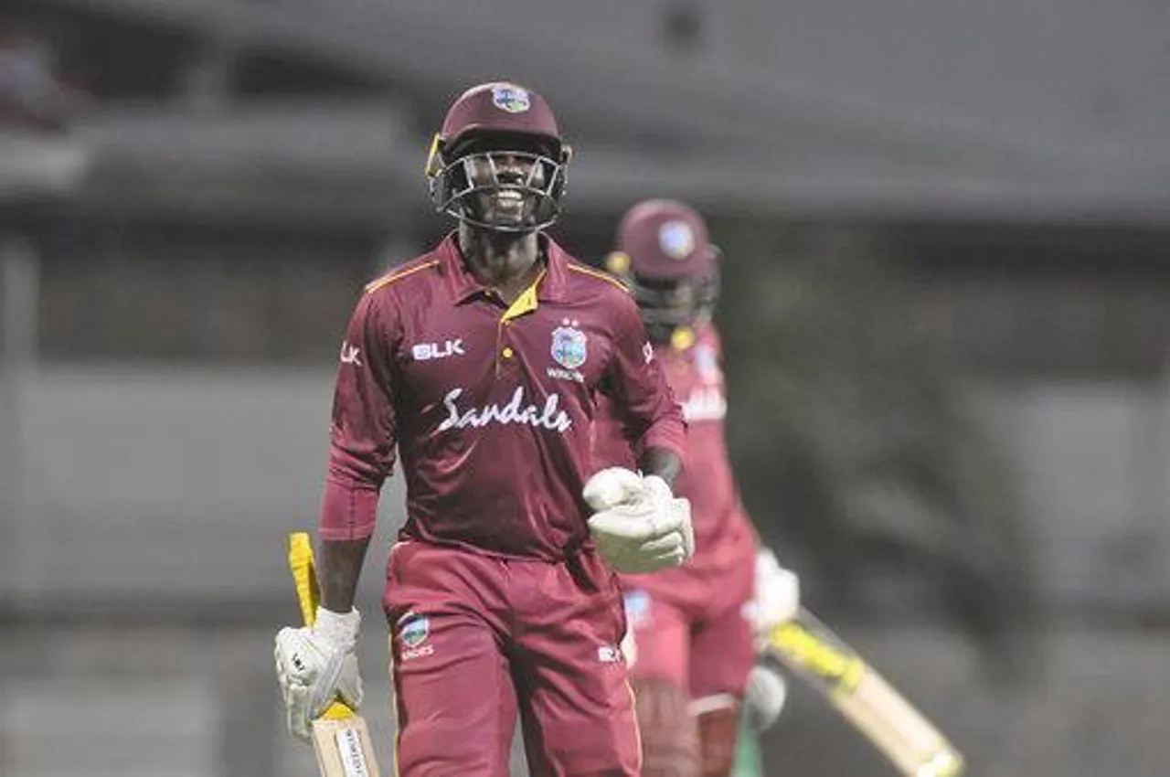 ৩৫ ওভারে ওয়েস্ট ইন্ডিজের সংগ্রহ কত?