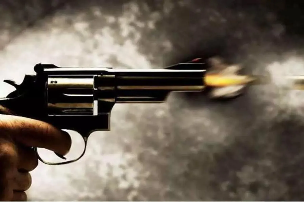 ভাটপাড়ায় শ্যুটআউট, গুলিবিদ্ধ তৃণমূল নেতা